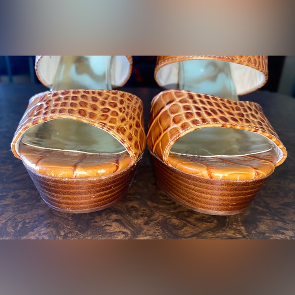 Michael Kors Snakeskin Platform Heels with Side Buckles  - size 7 - Picture 12 of 14